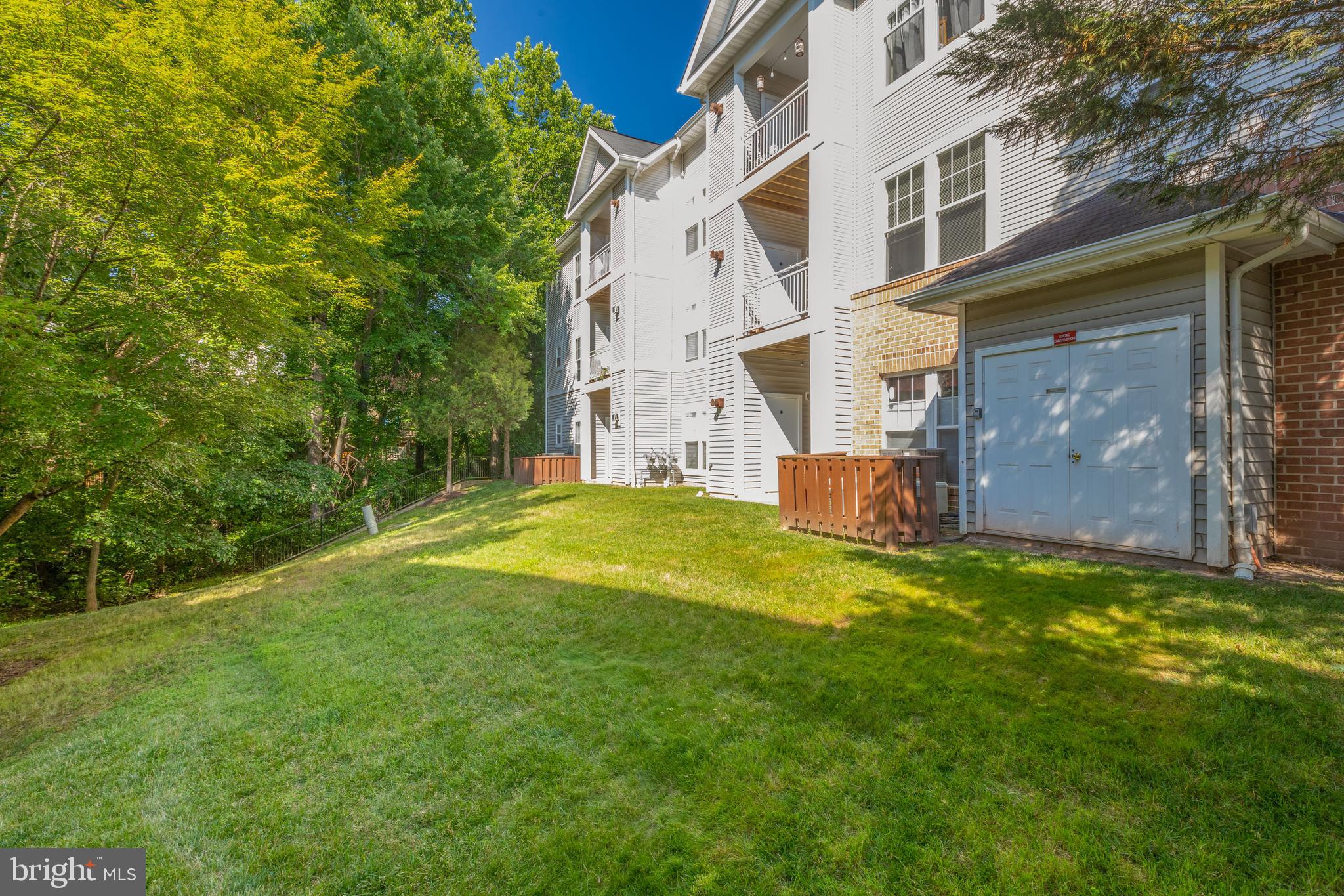 1511 North Point Drive, Unit 303 Reston, VA 20194 - Photo 27 of 29 Exterior grounds
