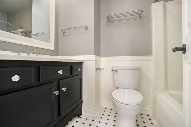 $2,000 | 4128 West Centre Avenue, Unit 307, Portage, MI 49024