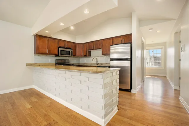 $2,000 | 4128 West Centre Avenue, Unit 307, Portage, MI 49024