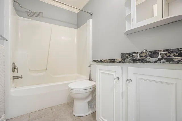 $2,000 | 4128 West Centre Avenue, Unit 307, Portage, MI 49024