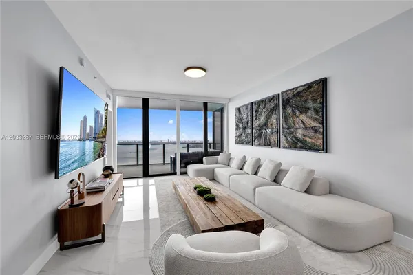 $11,500 | 700 Northeast 24th Street, Unit 5306, Miami, FL 33137