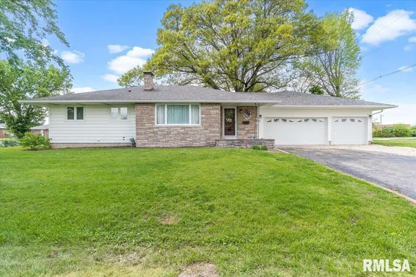 $199,900 | 1497 Passavant Drive, Jacksonville, IL 62650