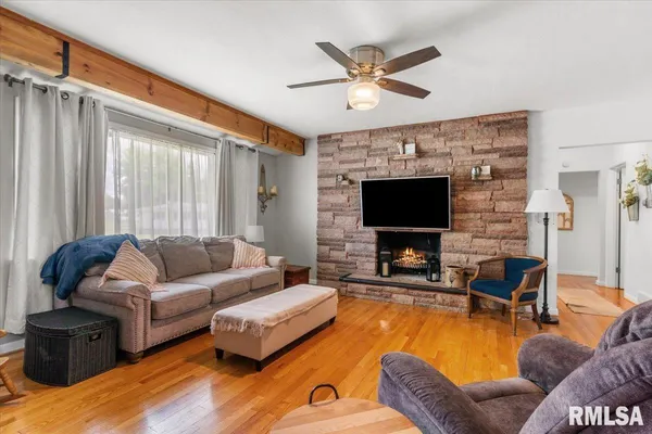 $199,900 | 1497 Passavant Drive, Jacksonville, IL 62650