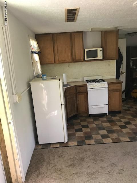 3700-3696 West Giles Road Muskegon, MI 49445 - Photo 24 of 48 IMG_2416