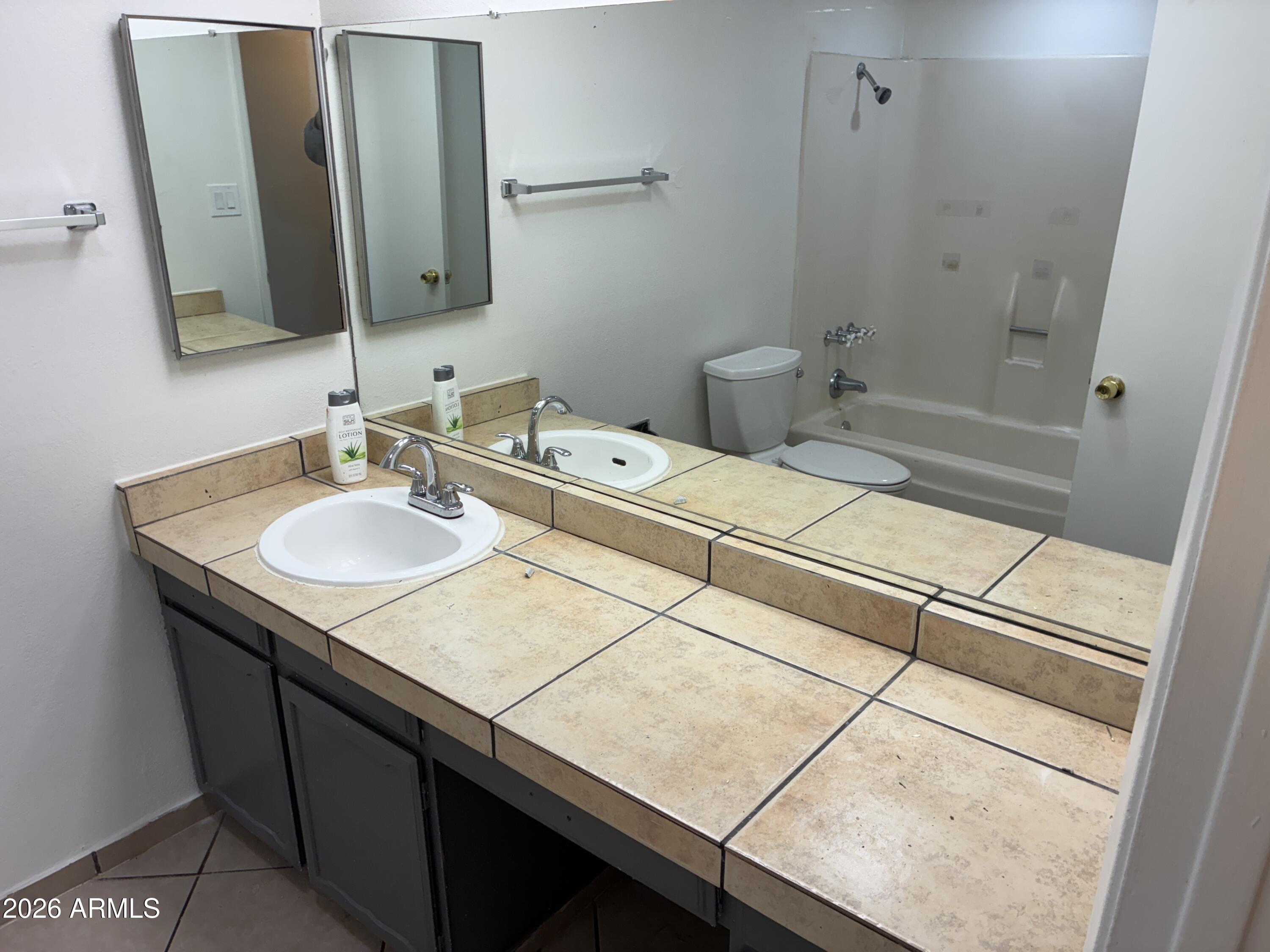 8819 West Roma Avenue Phoenix, AZ 85037 - Photo 9 of 32 IMG_8201