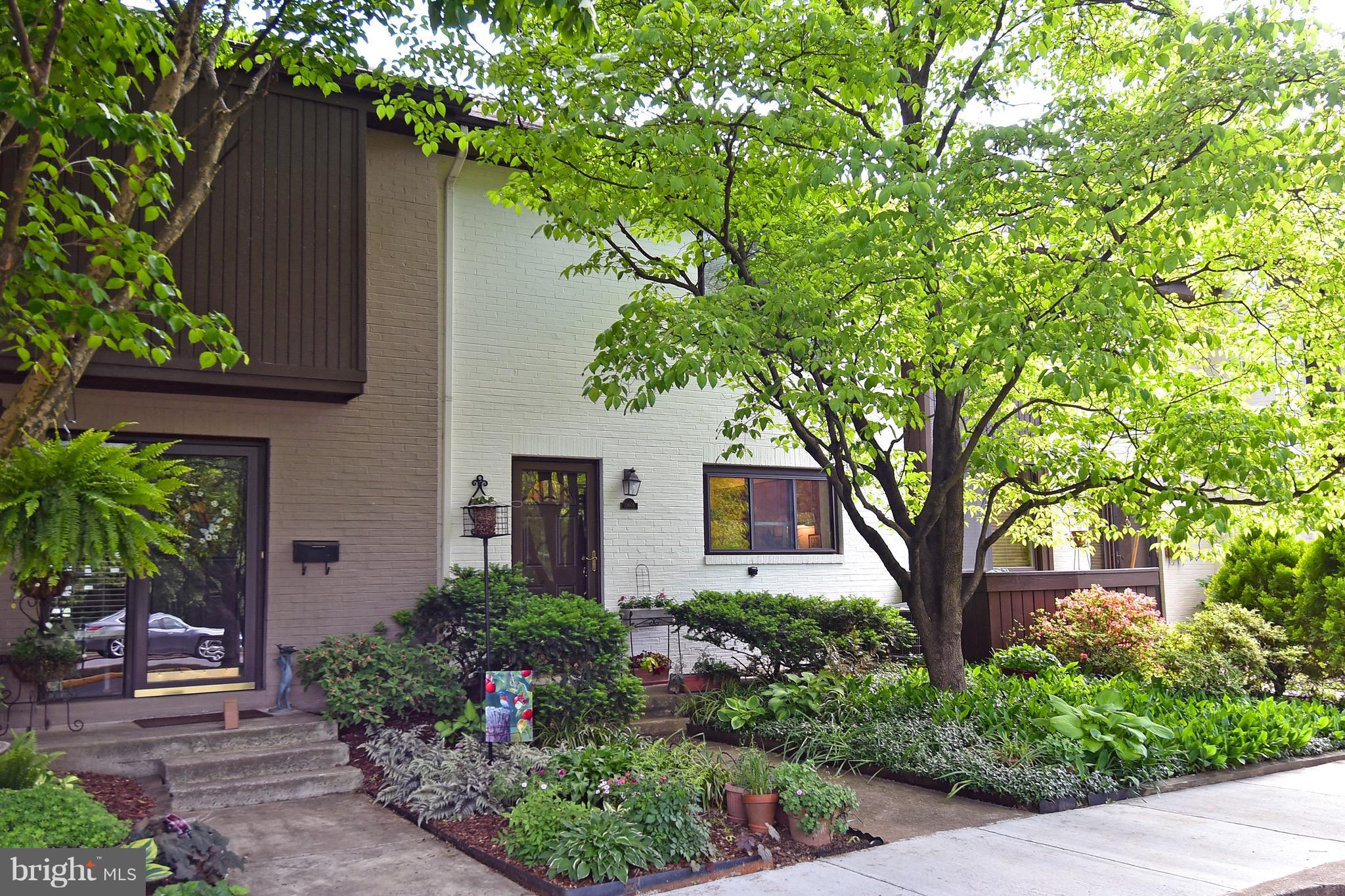 11605 Golf Course Square Reston, VA 20191 - Photo 2 of 30 Exterior (Front)