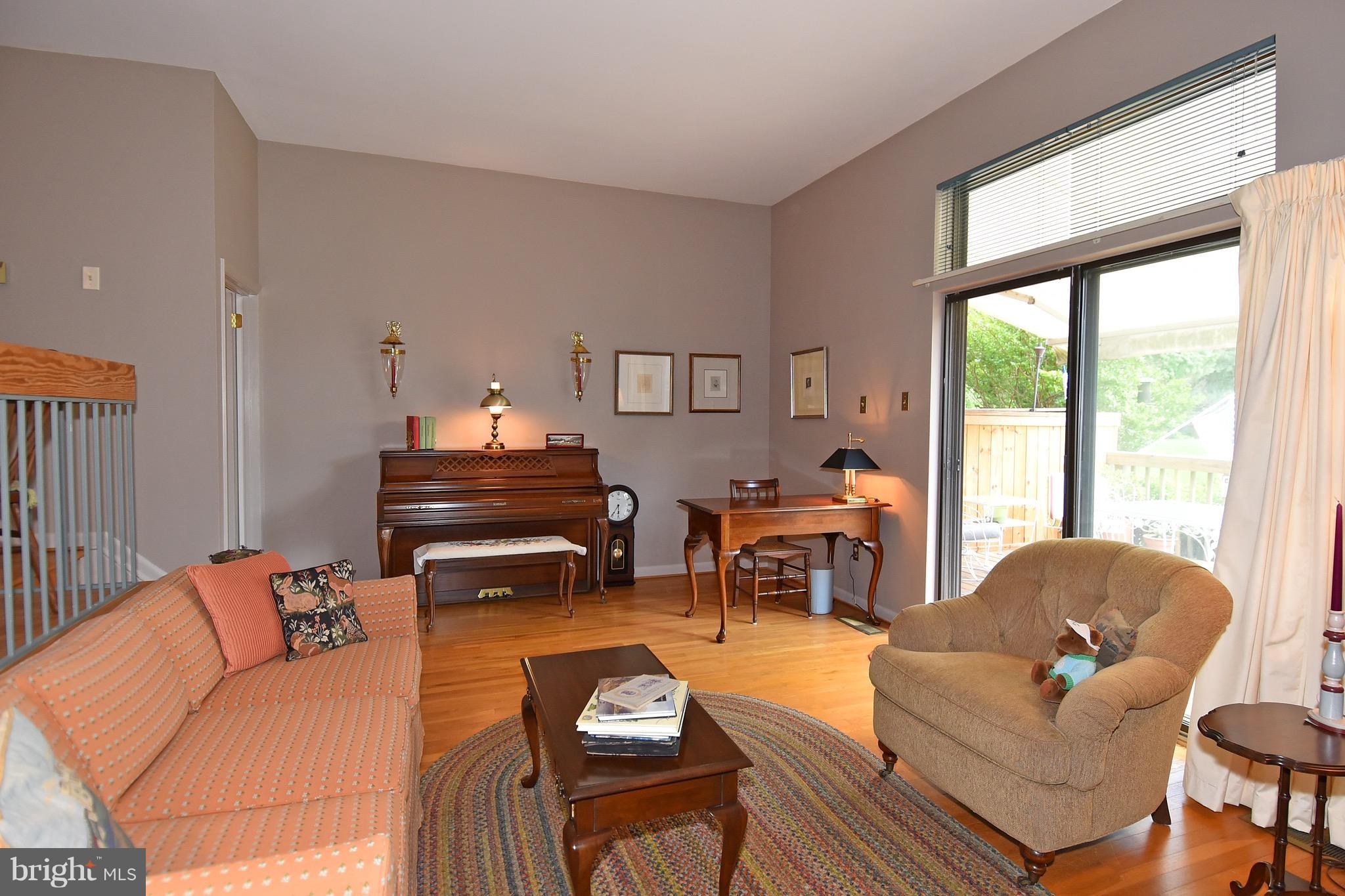 11605 Golf Course Square Reston, VA 20191 - Photo 12 of 30 Living Room