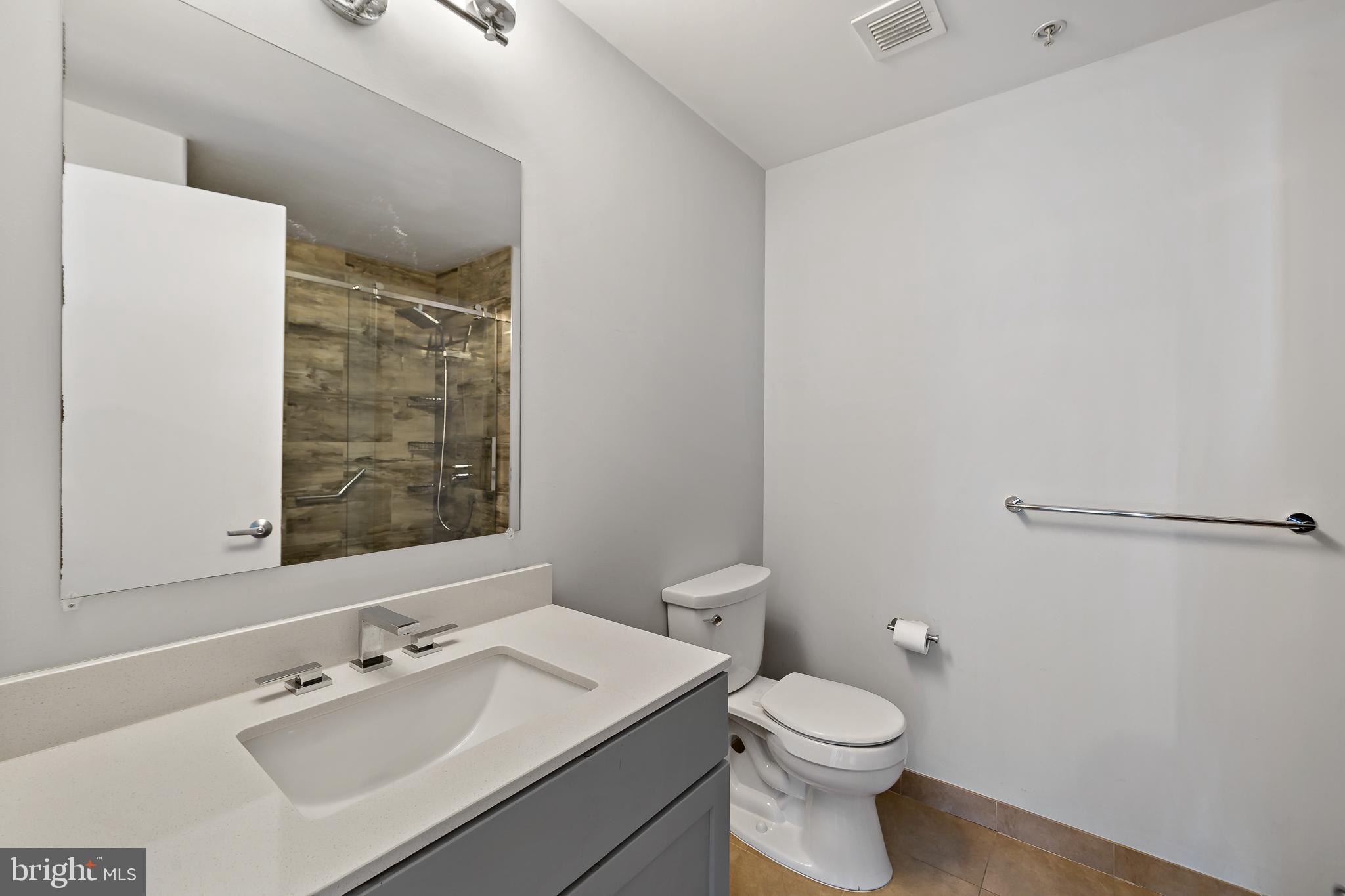 1228-32 Arch Street, Unit 5B Philadelphia, PA 19107 - Photo 13 of 18 Beautiful bathroom