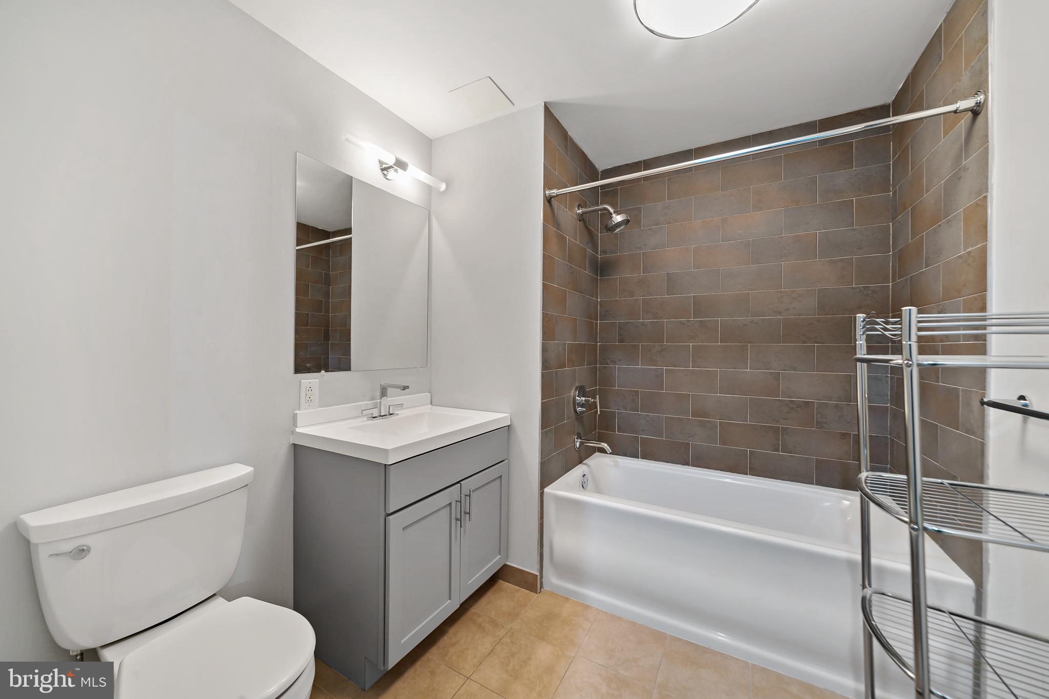 1228-32 Arch Street, Unit 5B Philadelphia, PA 19107 - Photo 16 of 18 Second bathroom