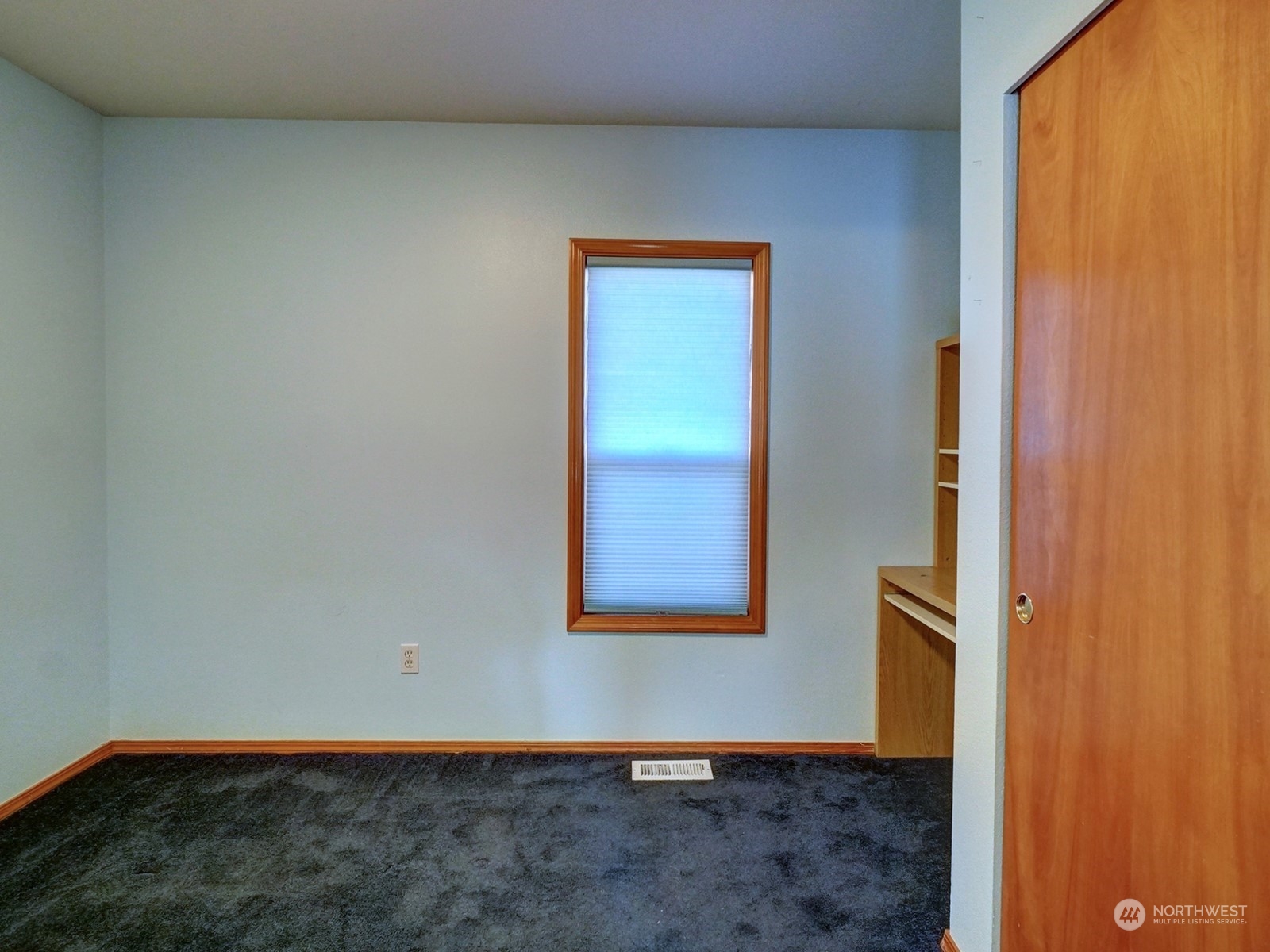 1206 Sumner Avenue Sumner, WA 98390 - Photo 14 of 30 an empty room with windows