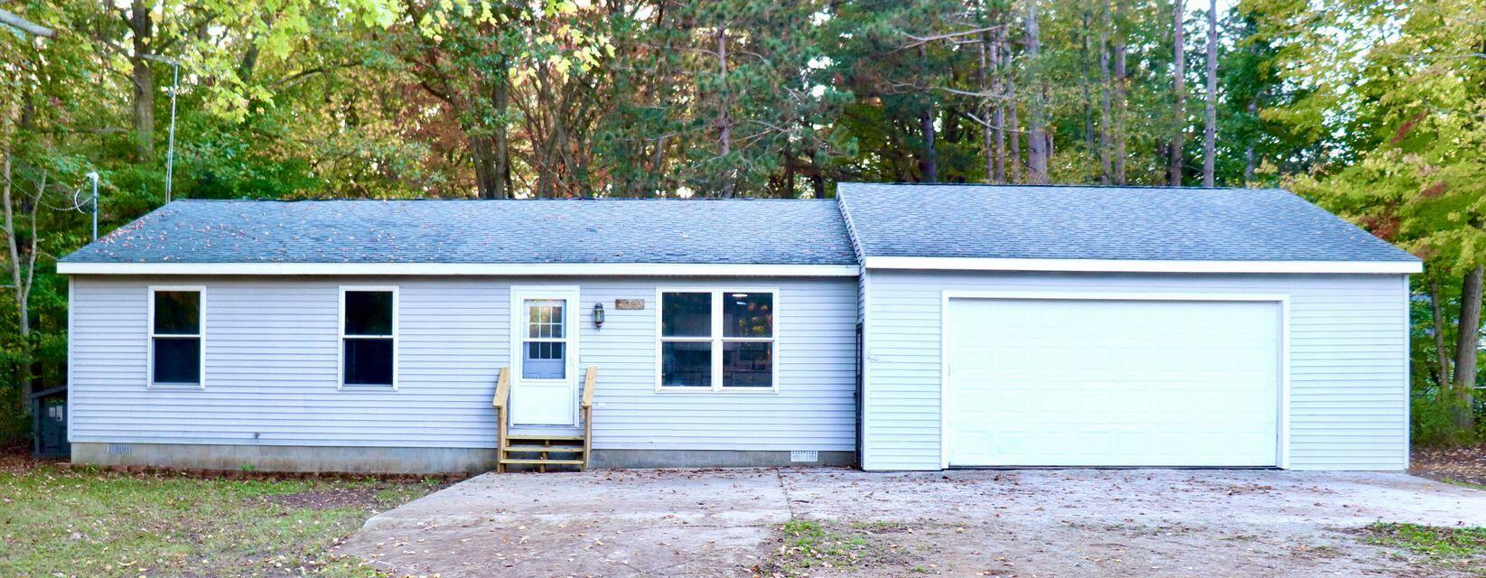 4093 Central Road Muskegon, MI 49445 - Photo 1 of 25 Front1