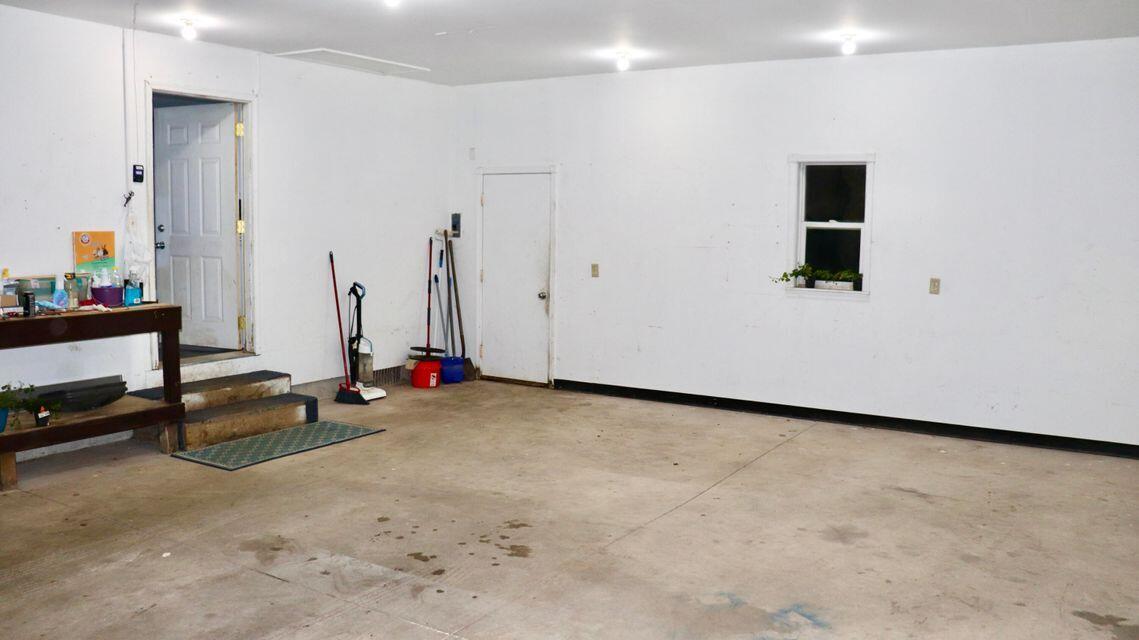 4093 Central Road Muskegon, MI 49445 - Photo 24 of 25 Garage2