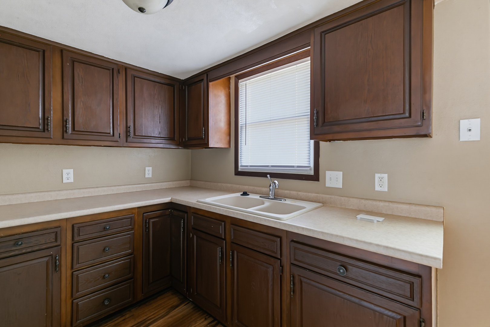3367 Hillandale Road Davenport, IA 52806 - Photo 11 of 26