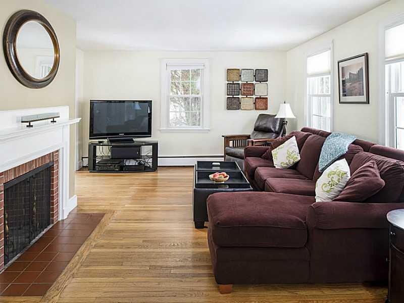 31 Anson Road Portland, ME 04102 - Photo 6 of 24 Living Room.