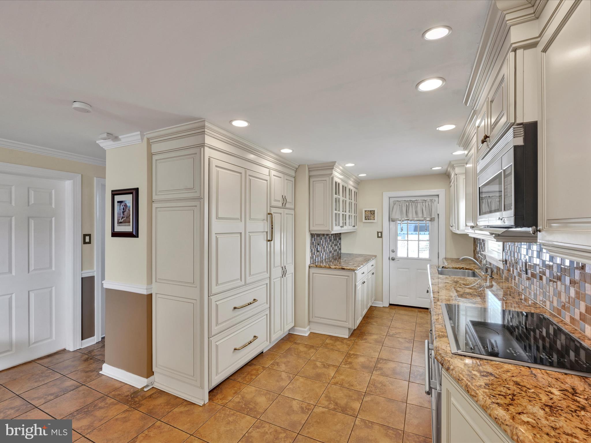 26 North Manor Road Broomall, PA 19008 - Photo 13 of 33 Kitchen