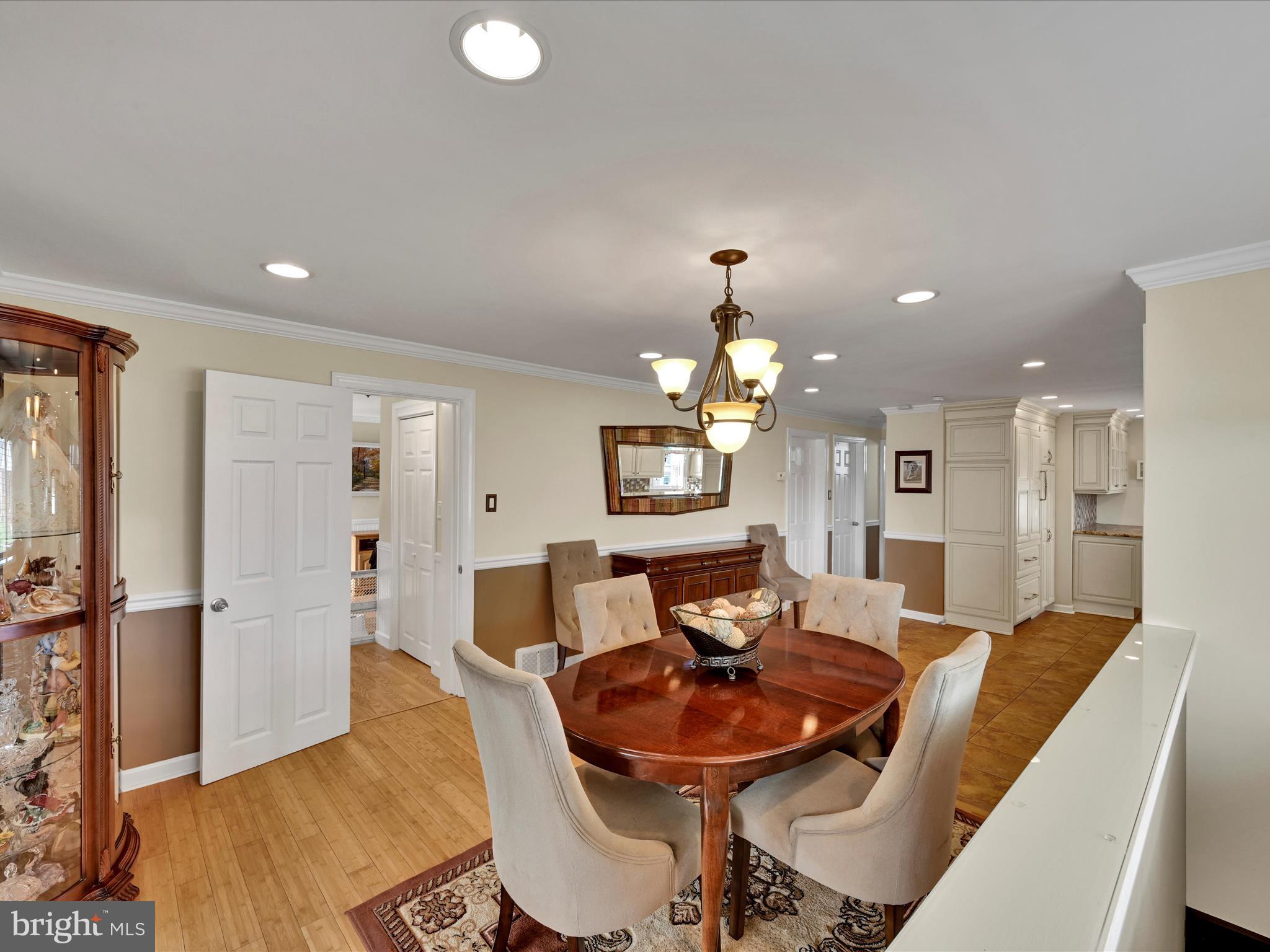 26 North Manor Road Broomall, PA 19008 - Photo 16 of 33 Dining Area