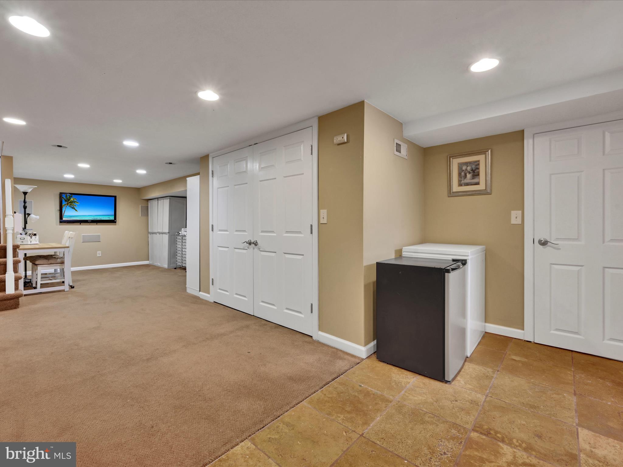 26 North Manor Road Broomall, PA 19008 - Photo 25 of 33 Family Room