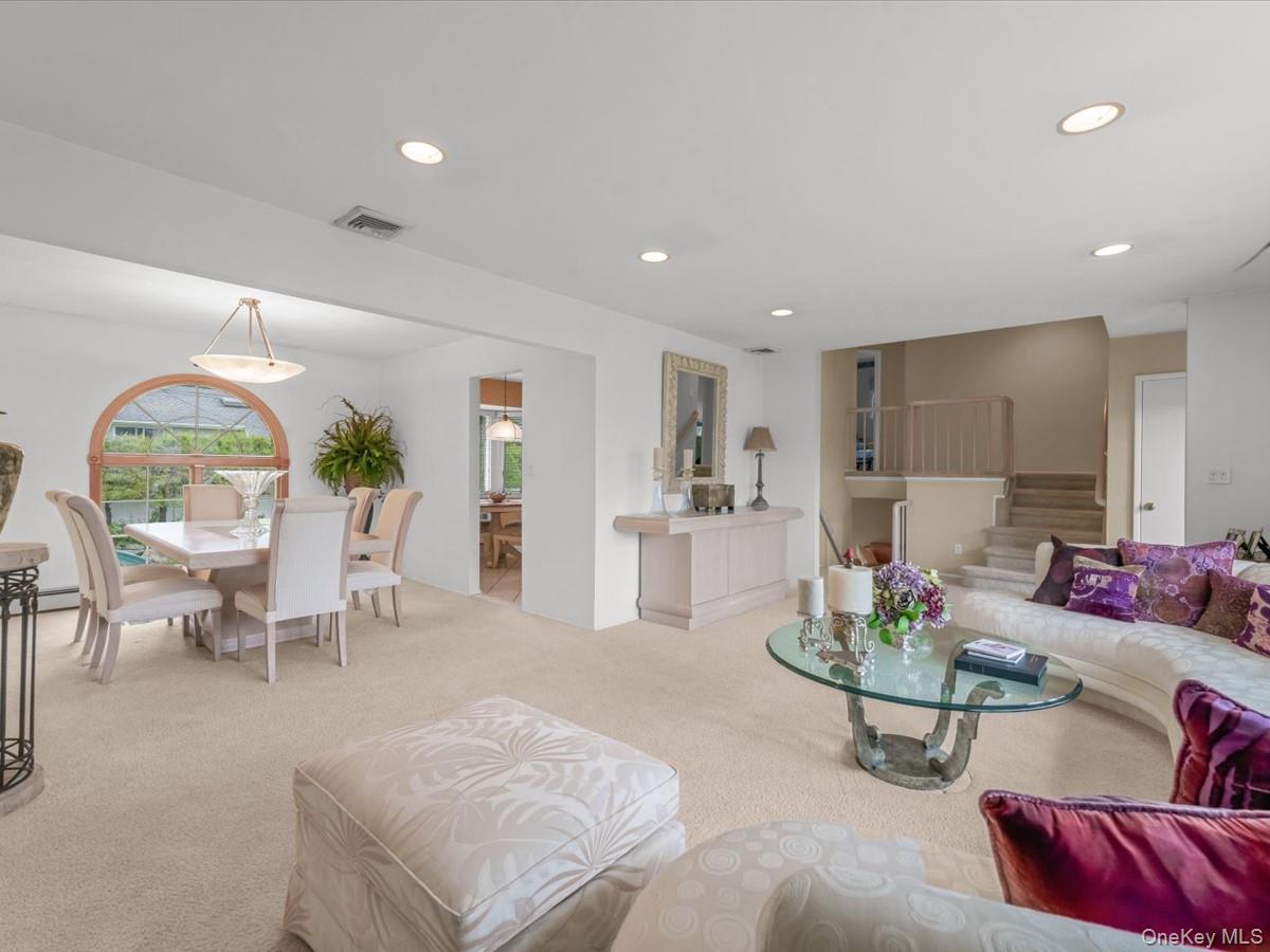 16 Hillvale Road Syosset, NY 11791 - Photo 4 of 30