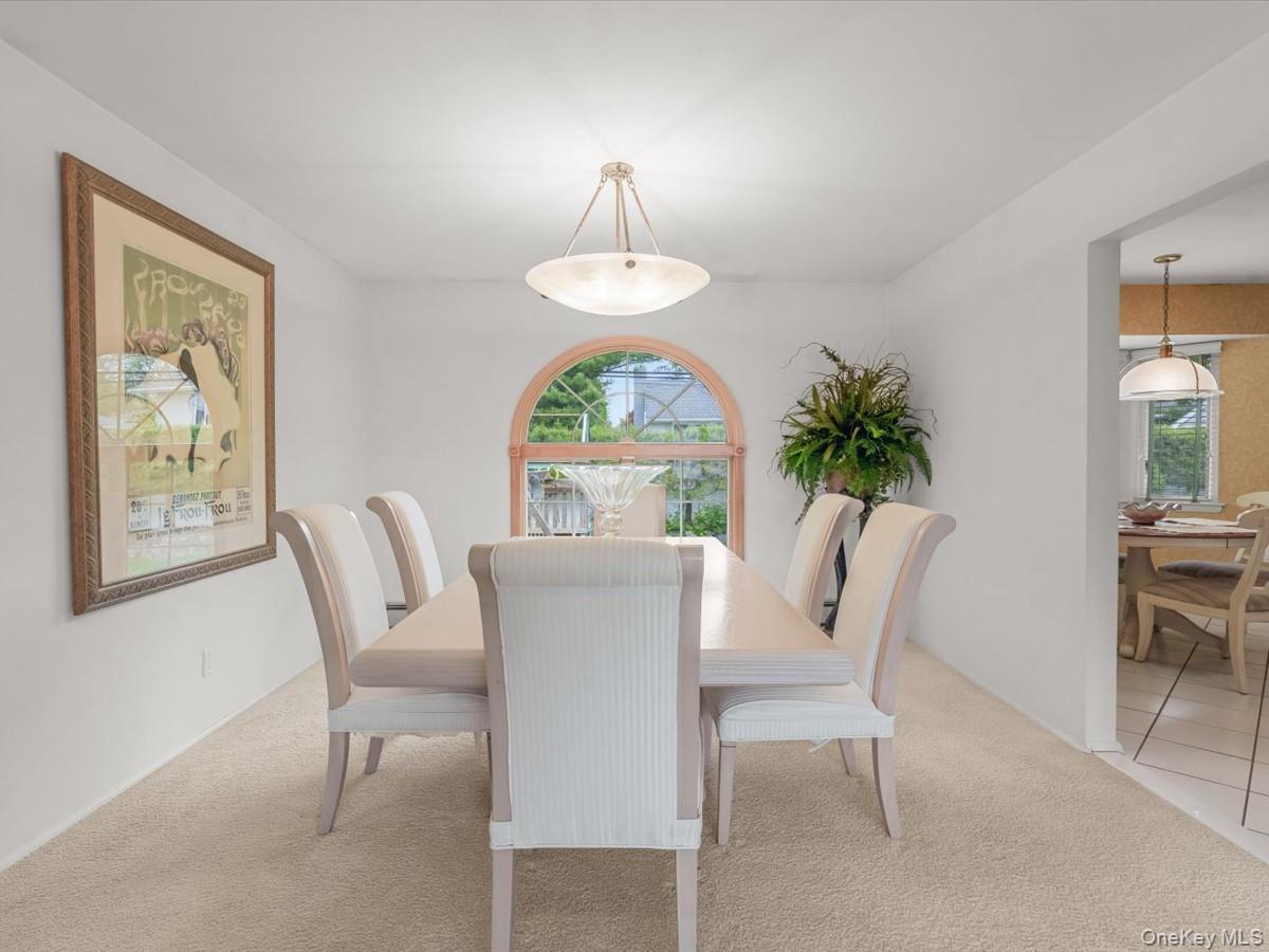 16 Hillvale Road Syosset, NY 11791 - Photo 7 of 30
