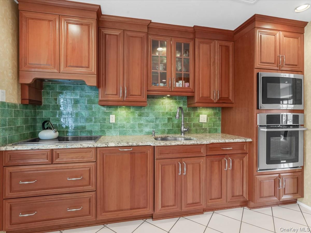 16 Hillvale Road Syosset, NY 11791 - Photo 8 of 30