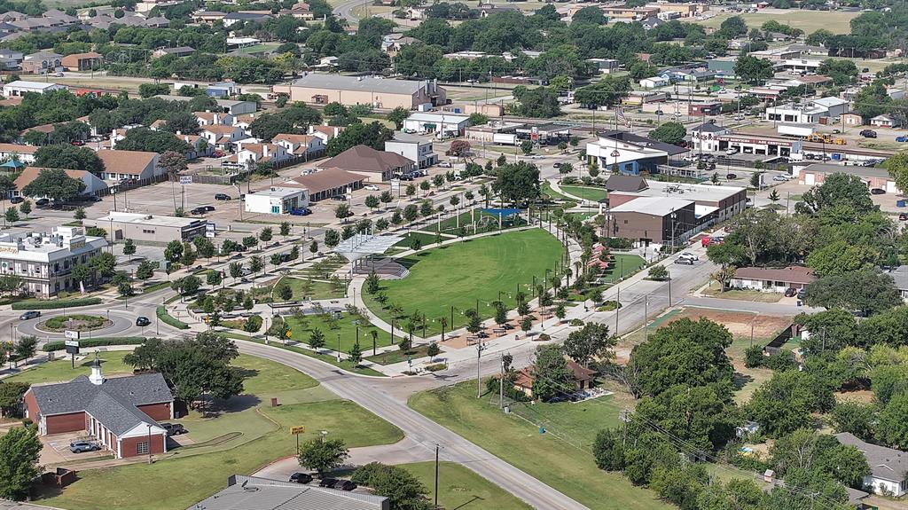 825 East Prairie View Road Crowley, TX 76036 - Photo 30 of 32 Gallery Image 30