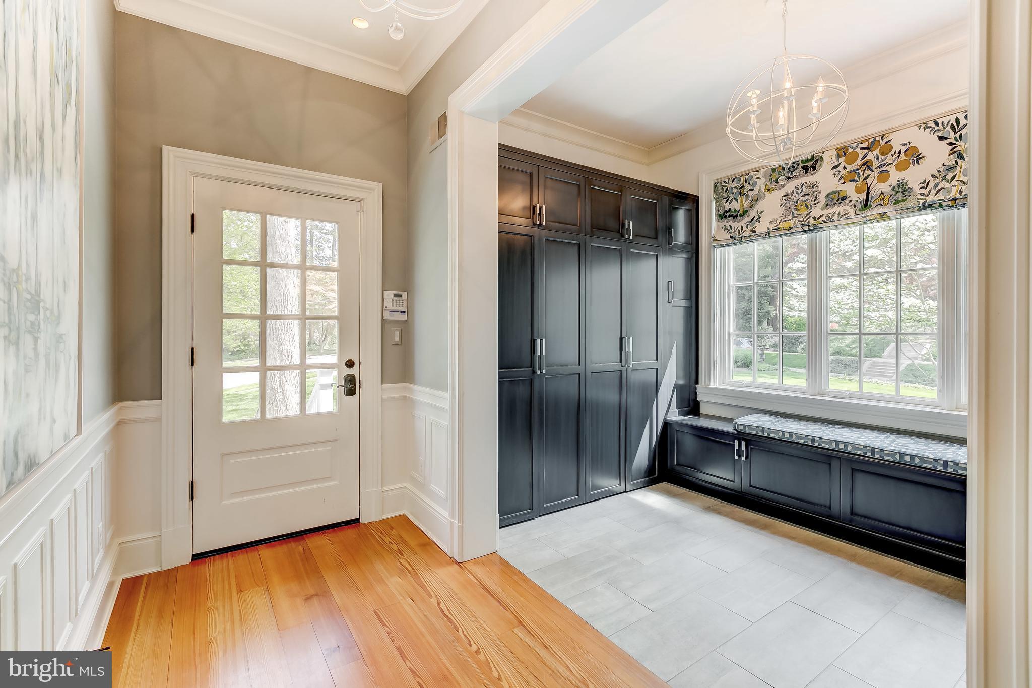 210 Club Road Baltimore, MD 21210 - Photo 27 of 69 Side Foyer and Mudroom
