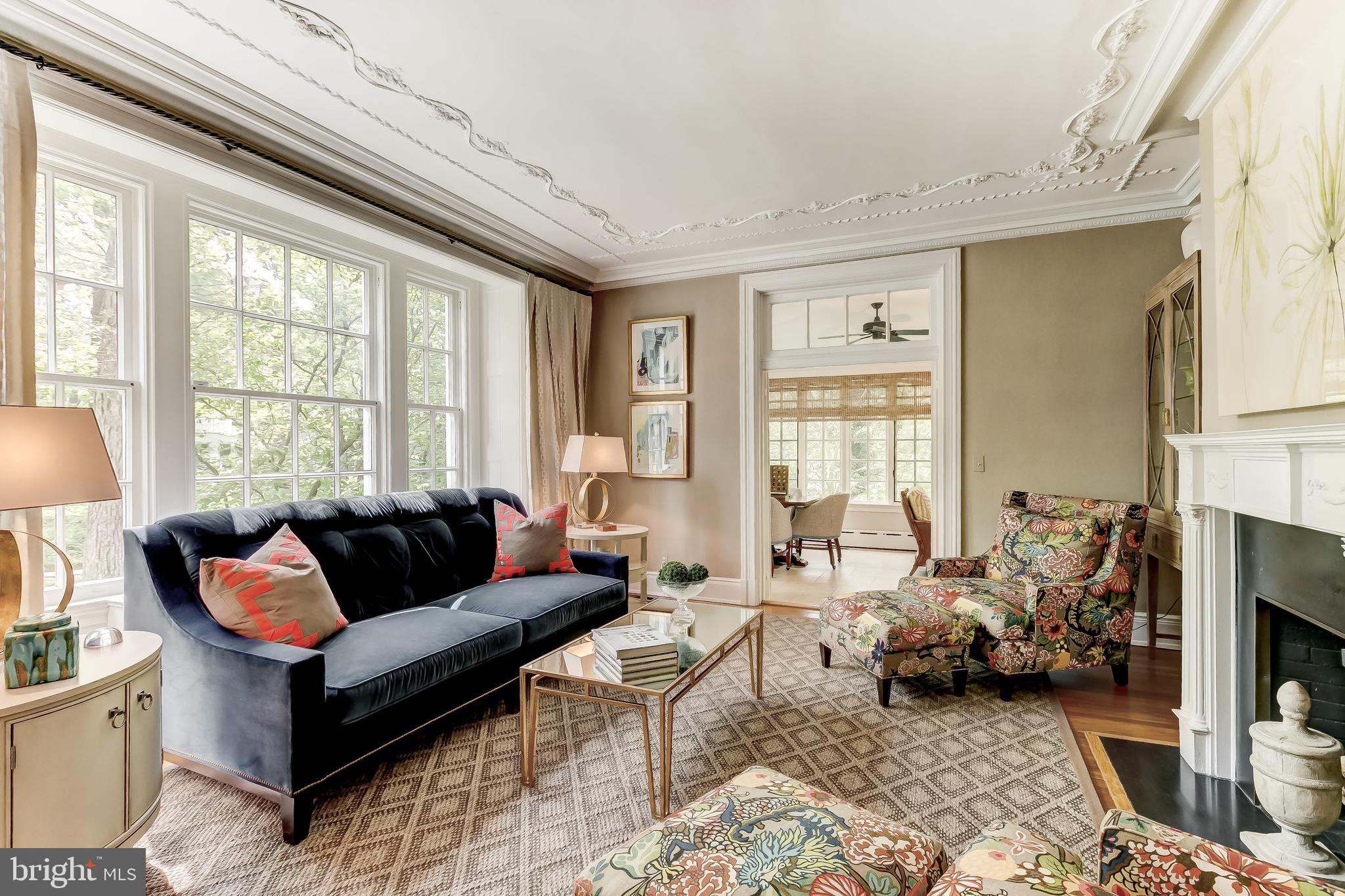 210 Club Road Baltimore, MD 21210 - Photo 6 of 69 Living Room