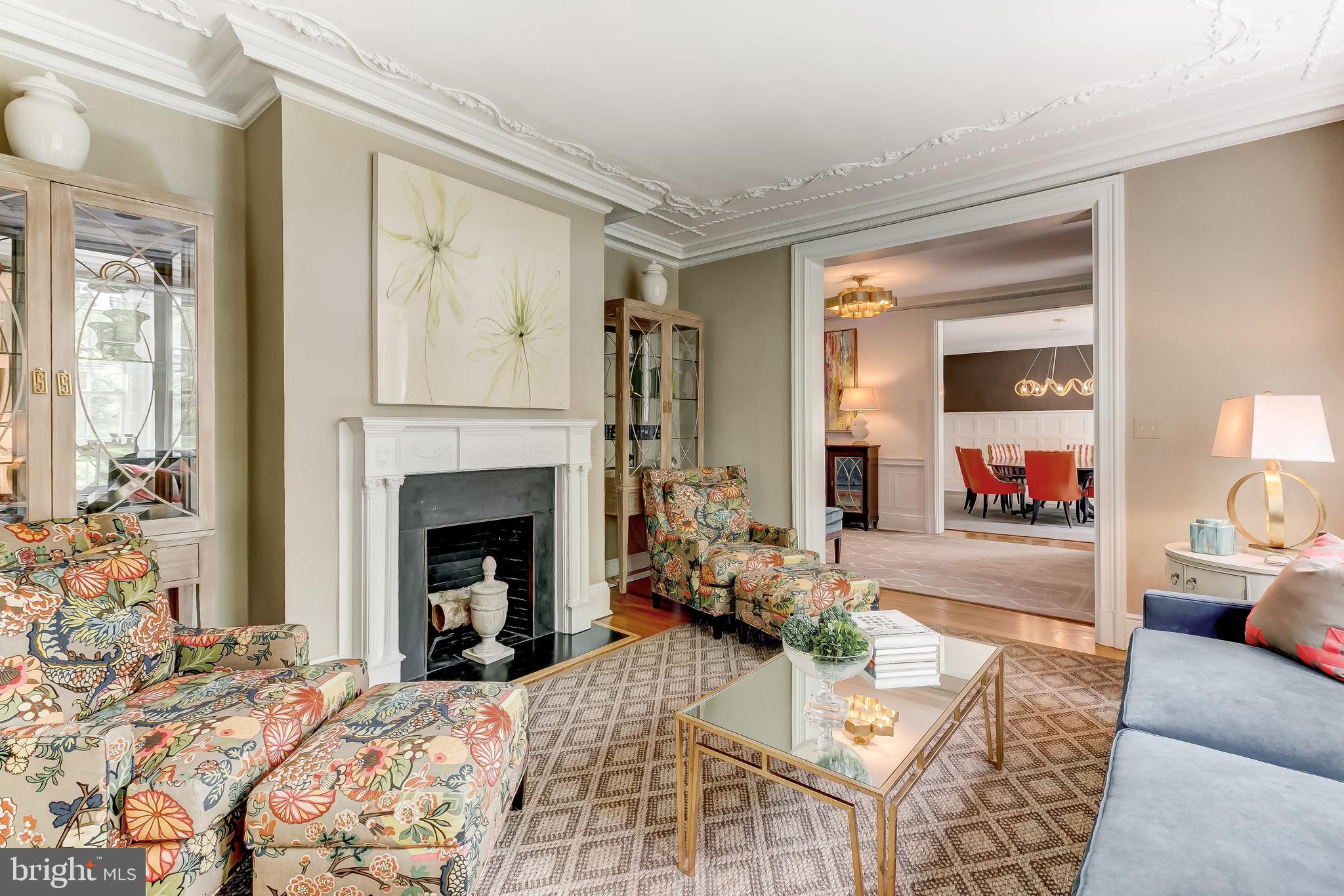 210 Club Road Baltimore, MD 21210 - Photo 7 of 69 Living Room