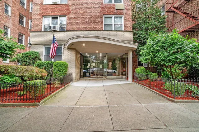 a view of building with entryway