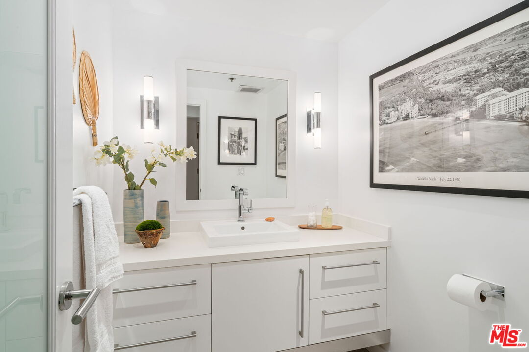 2940 Neilson Way, Unit 204 Santa Monica, CA 90405 - Photo 12 of 43