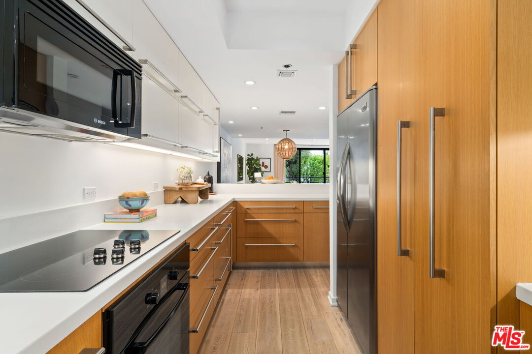 2940 Neilson Way, Unit 204 Santa Monica, CA 90405 - Photo 16 of 43