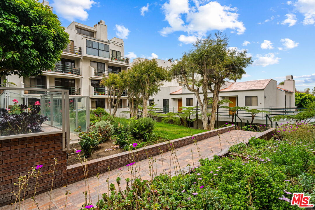 2940 Neilson Way, Unit 204 Santa Monica, CA 90405 - Photo 28 of 43