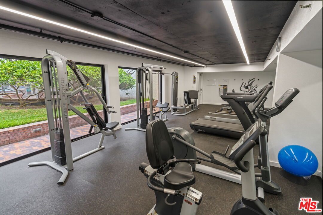 2940 Neilson Way, Unit 204 Santa Monica, CA 90405 - Photo 36 of 43