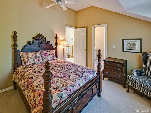 a en suite bathroom with a sink and a mirror