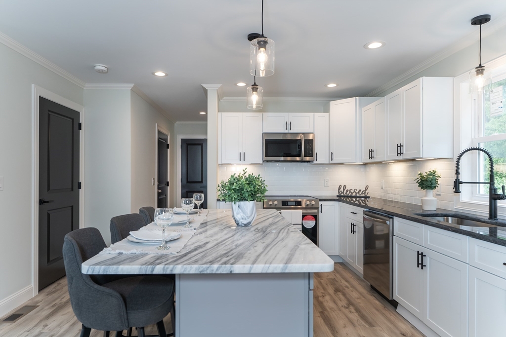 43 Fuller Road Palmer, MA 01069 - Photo 3 of 40 Gallery Image 3