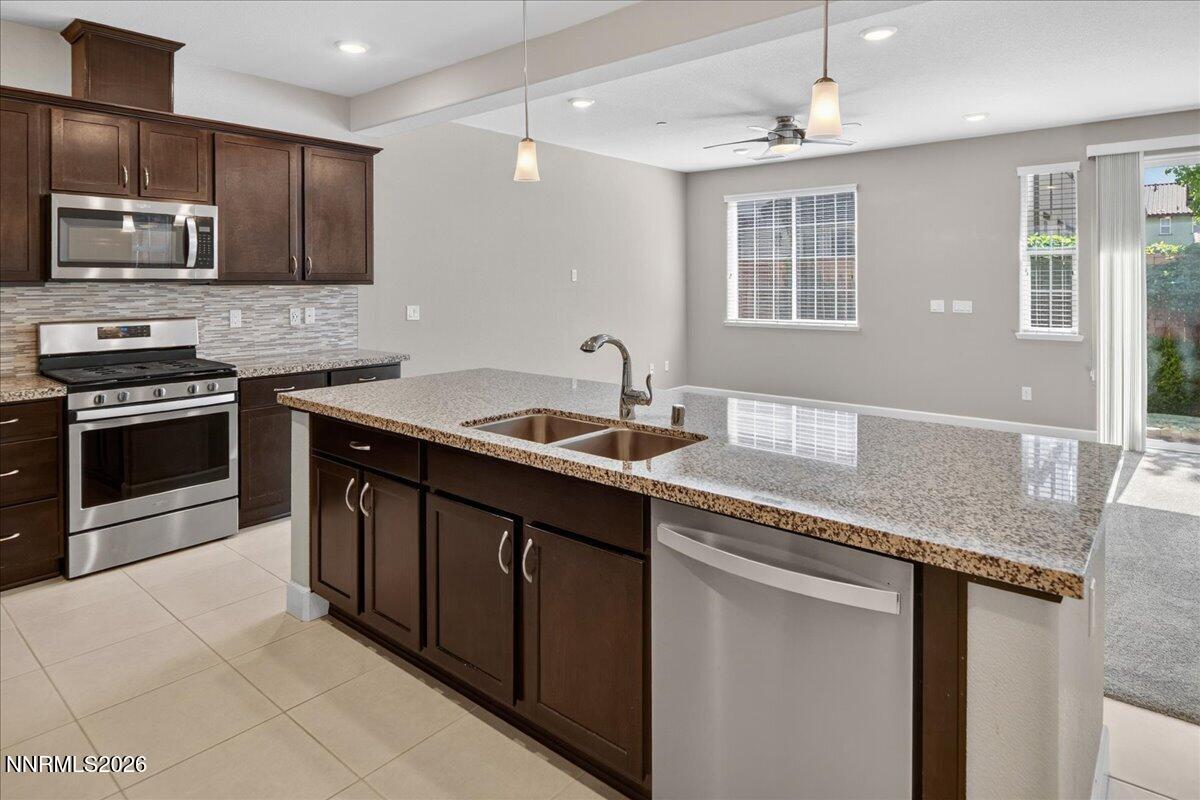 1935 Dark Horse Road, Unit C Reno, NV 89521 - Photo 9 of 44 09-DSC_7910