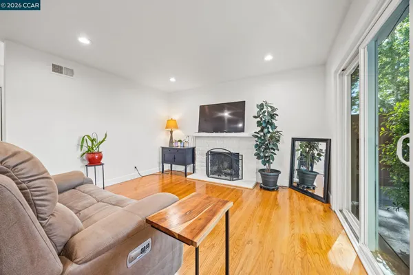 $795,000 | 3585 Esperanza Drive, Concord, CA 94519