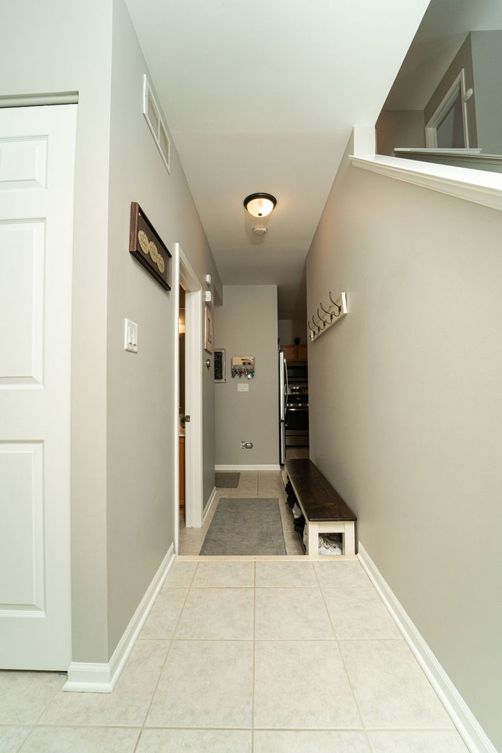 364 Littleton Trail Elgin, IL 60120 - Photo 6 of 36 a view of an empty room