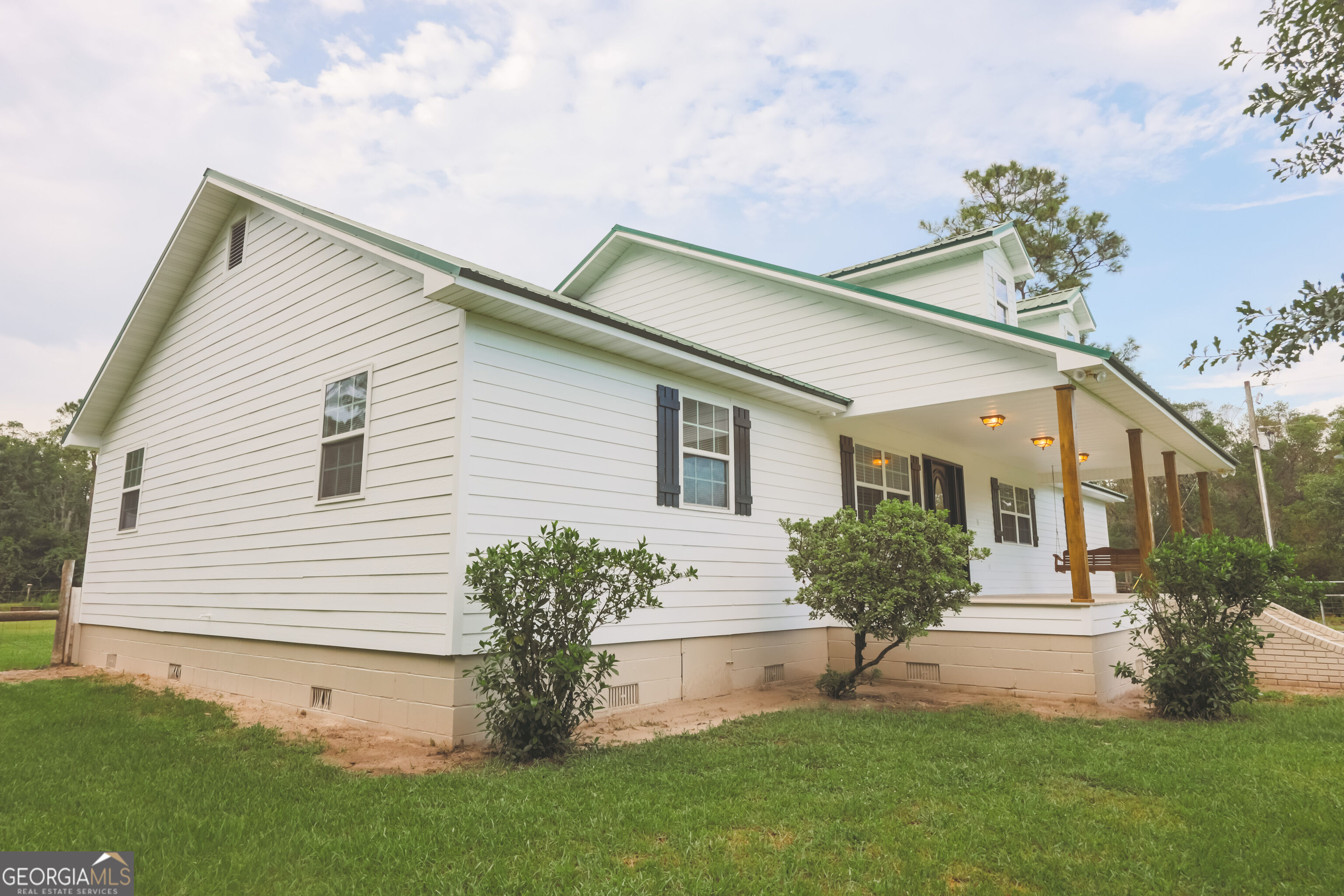 1325 Joe Knox Bridge Road Nahunta, GA 31553 - Photo 3 of 28 Gallery Image 3