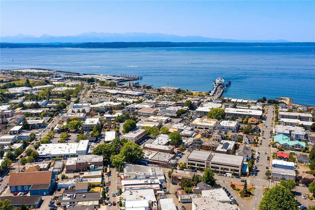 830 Main Street Edmonds, WA 98020 - Photo 22 of 29 a view of city and ocean