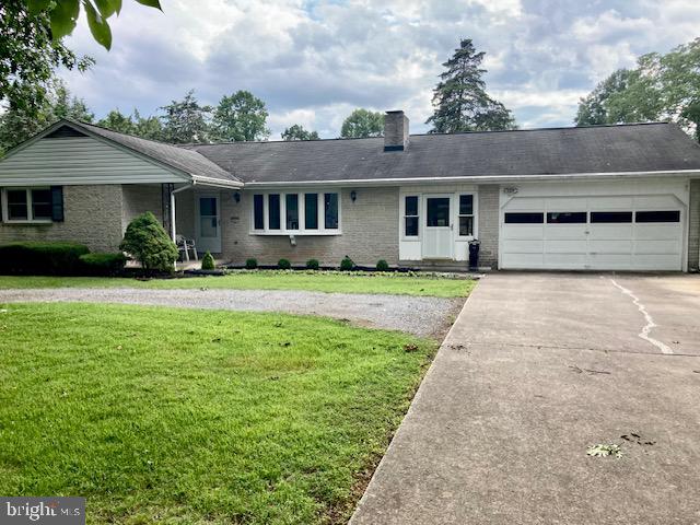 1042 Locust Grove Road Middletown, PA 17057 - Photo 2 of 17 Gallery Image 2