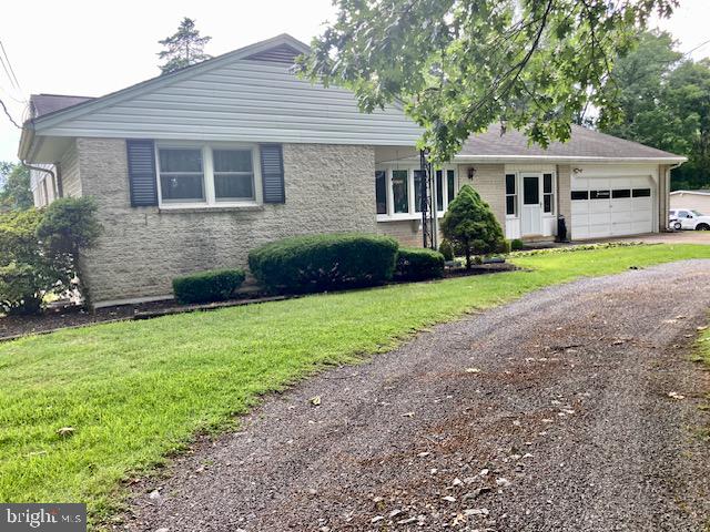 1042 Locust Grove Road Middletown, PA 17057 - Photo 4 of 17 Gallery Image 4