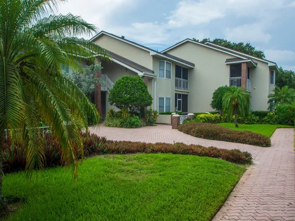 $3,500 | 133 East Park Shores Circle, Unit 4E, Indian River Shores, FL 32963