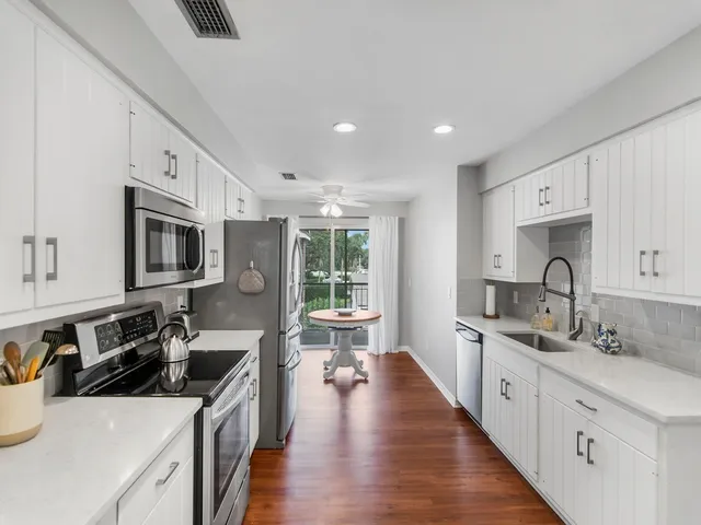 $3,500 | 133 East Park Shores Circle, Unit 4E, Indian River Shores, FL 32963