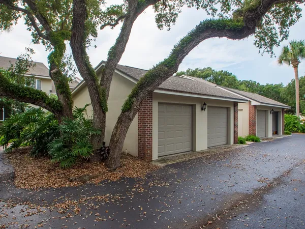 $3,500 | 133 East Park Shores Circle, Unit 4E, Indian River Shores, FL 32963