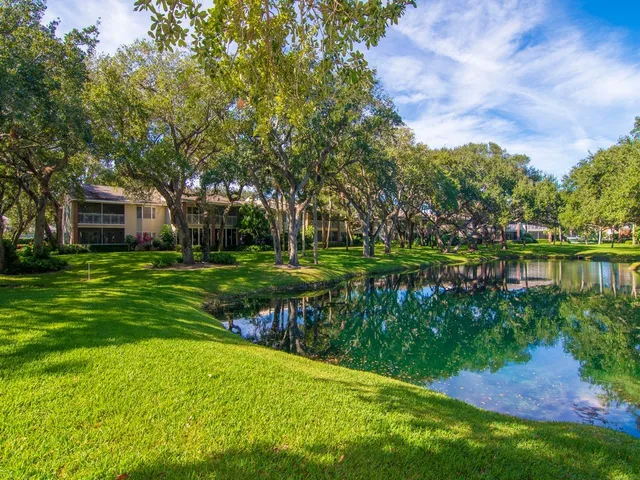 $3,500 | 133 East Park Shores Circle, Unit 4E, Indian River Shores, FL 32963