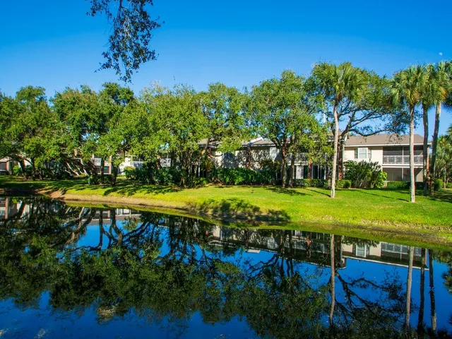 $3,500 | 133 East Park Shores Circle, Unit 4E, Indian River Shores, FL 32963