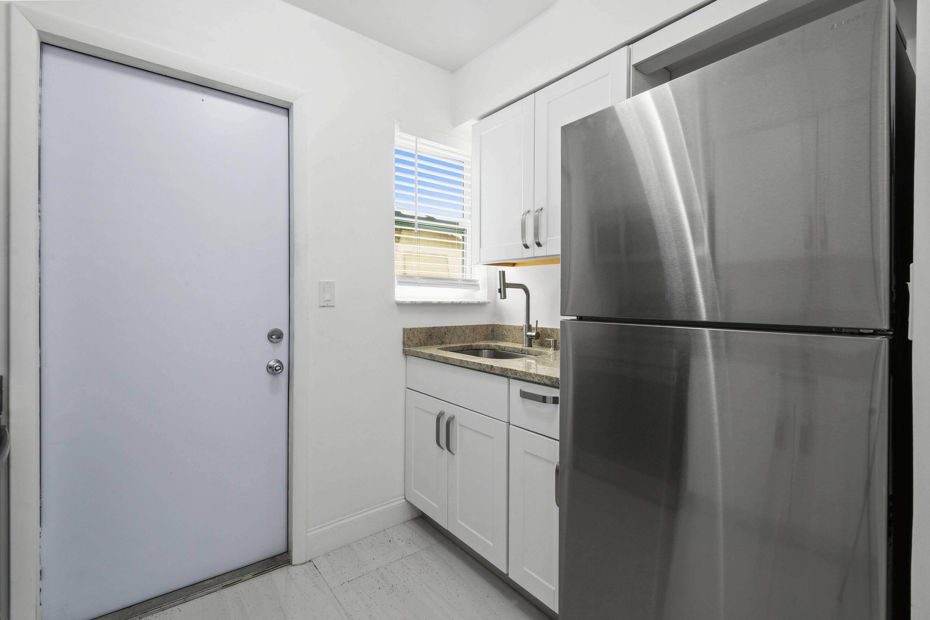 968 West 9th Street, Unit B2 Riviera Beach, FL 33404 - Photo 5 of 26 968W9thSt,UnitB2(12)