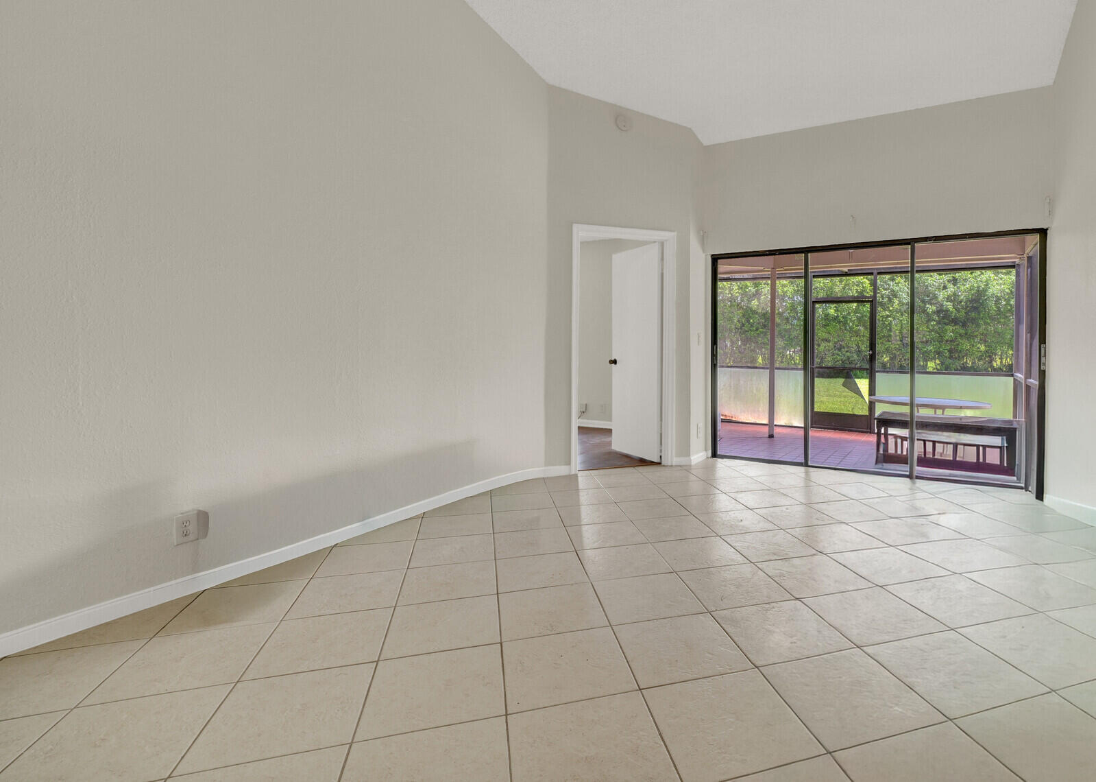 6371 Toulon Drive Boca Raton, FL 33433 - Photo 7 of 33 Living Room