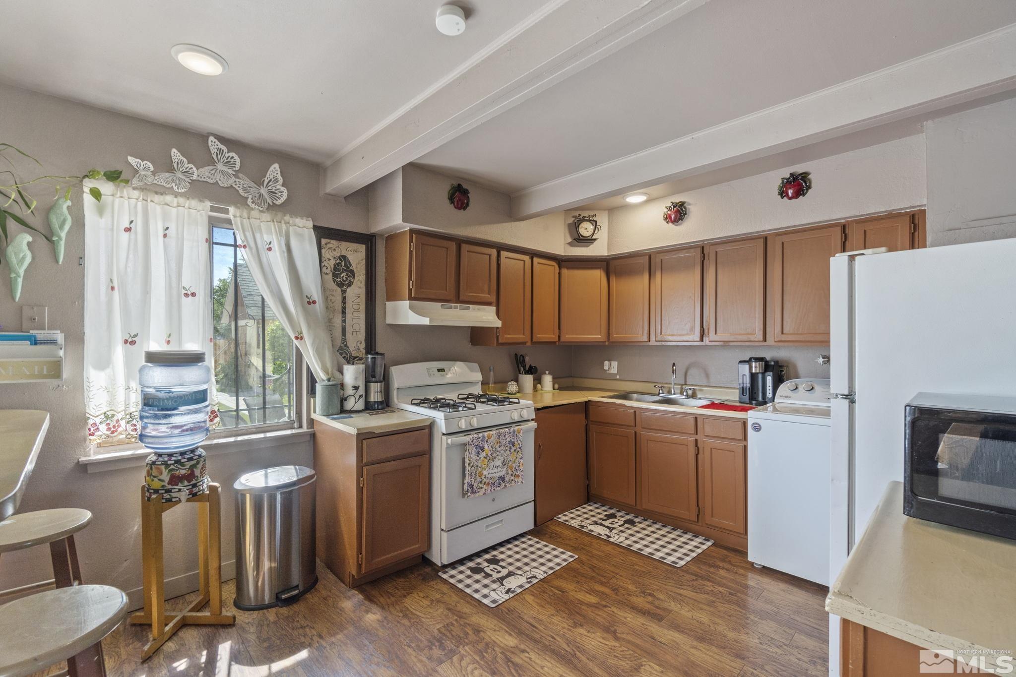 1805 Helena Avenue Reno, NV 89512 - Photo 9 of 32 Photo 9
